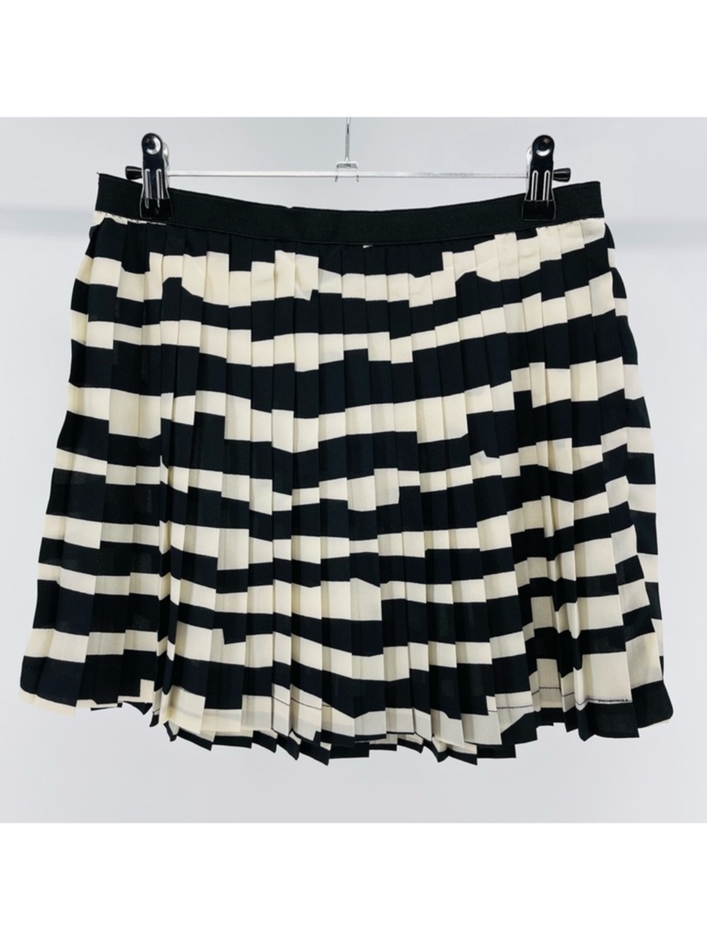 Black & White Pleated Micro Mini Skirt, Elastic Waist, Size Medium